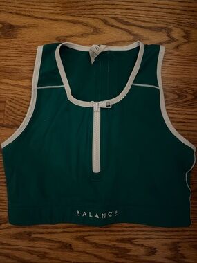 Women’s Zip-Front Sports Bra